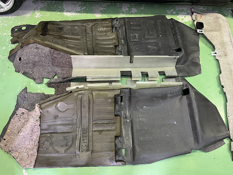 NSX 1991クーペ純正フロアカーペットの裏側