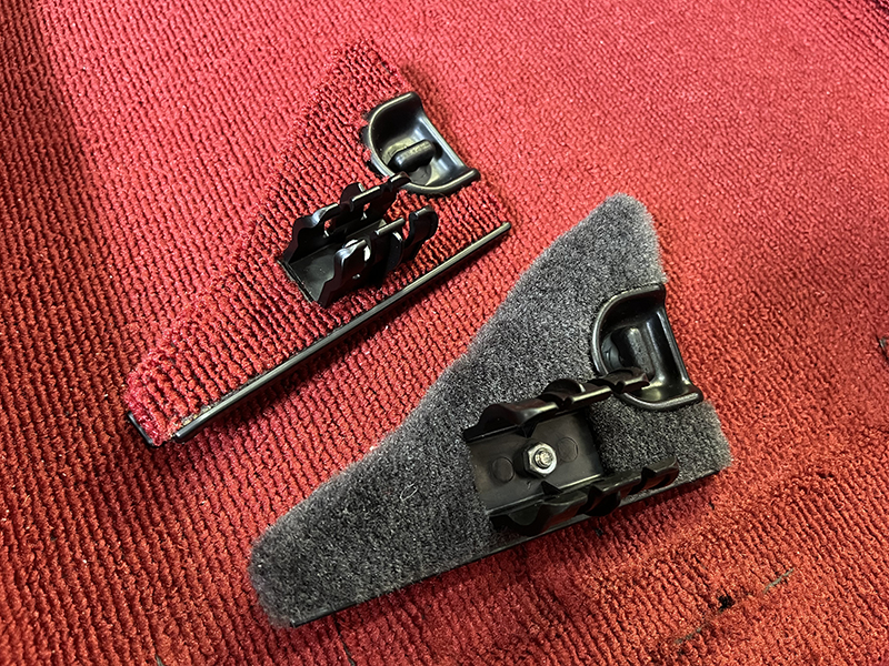 NSX 1991クーペ 02R 発煙筒ホルダーの比較