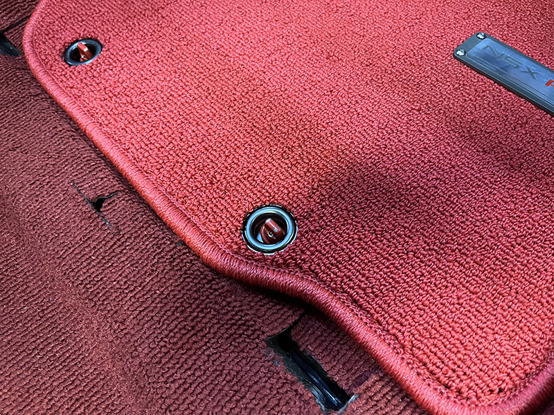 NSX MITA製 02R風フロアマットの固定穴<