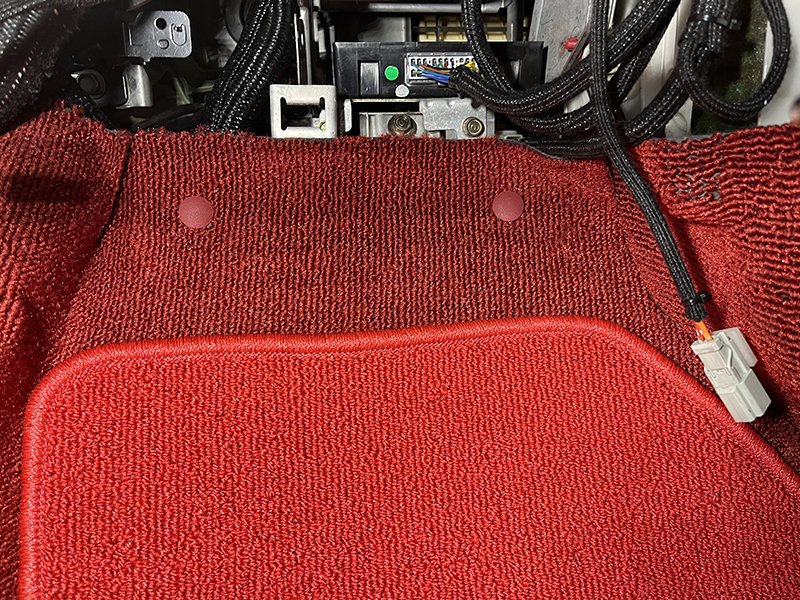 NSX 02R ニューピュアレッド クリツプ,トリム 7MM *R145L* 90667-SA0-003D7 取り付け後