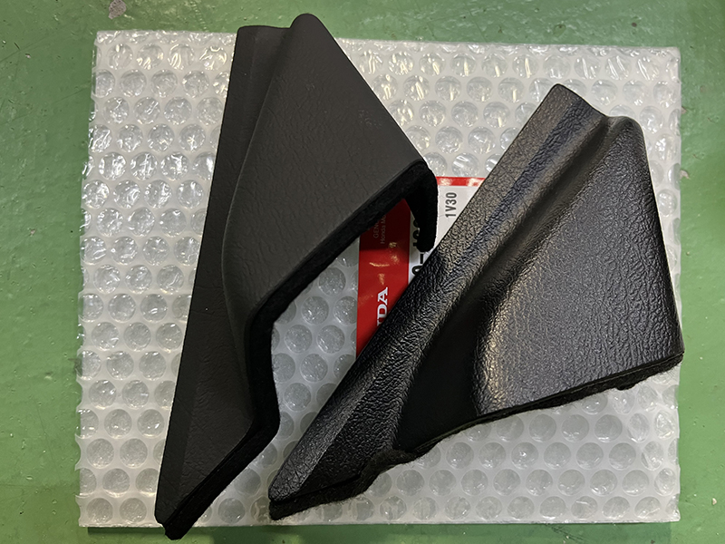 NSX 02R用サッシュホルダーガーニッシュ 1991クーペ用との比較