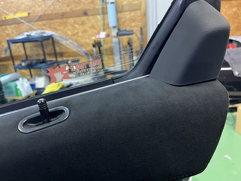 NSX 02R用サッシュホルダーガーニッシュ交換後