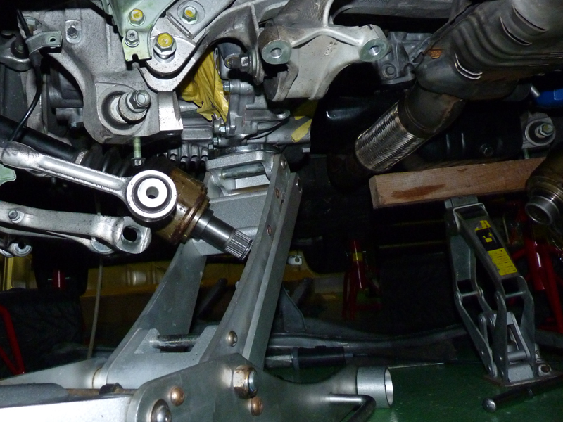 NSX AT→MT換装 ガレージジャッキでミッションを持ち上げ