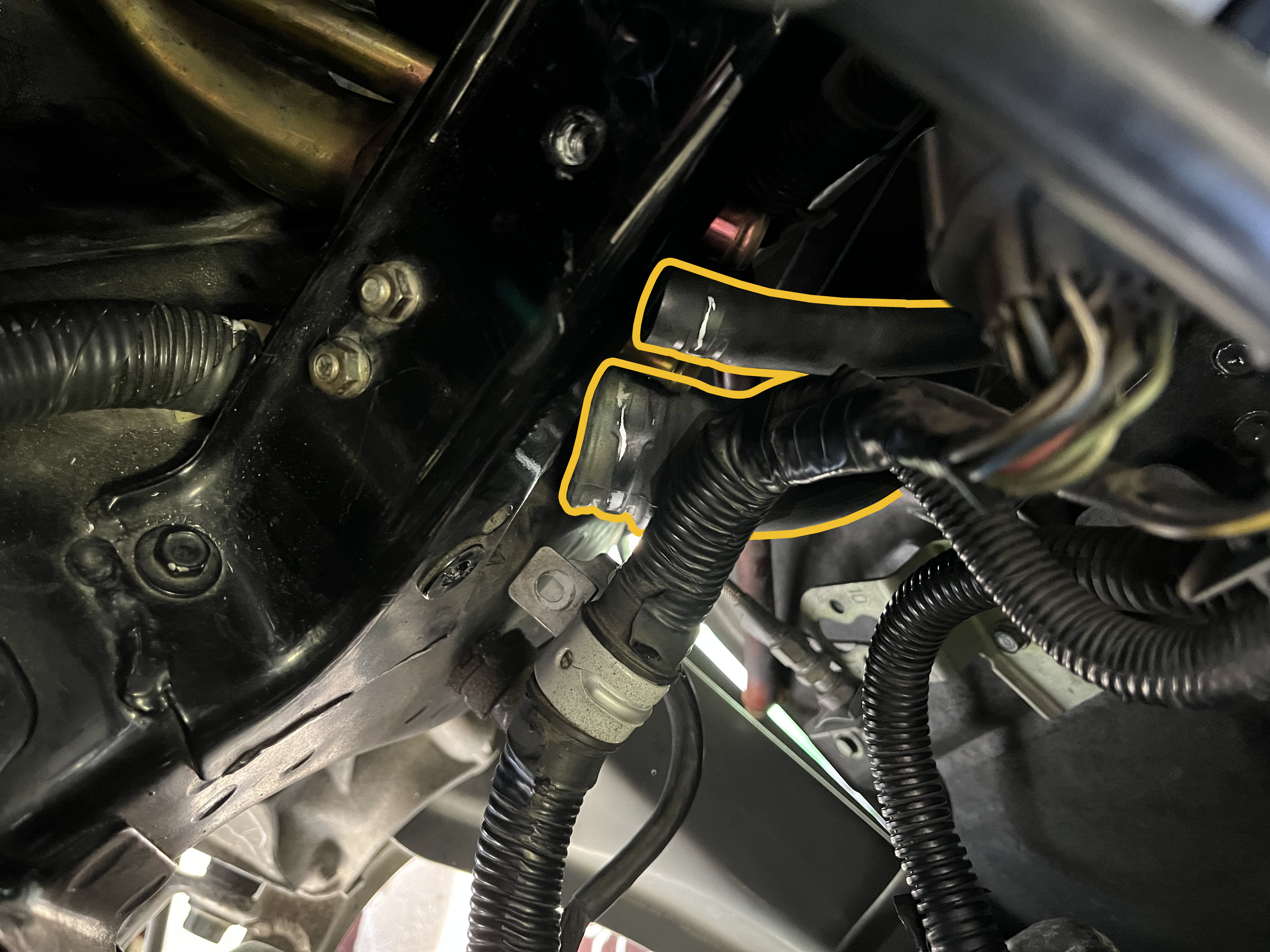 NSX 給油口接続ホース取り外し